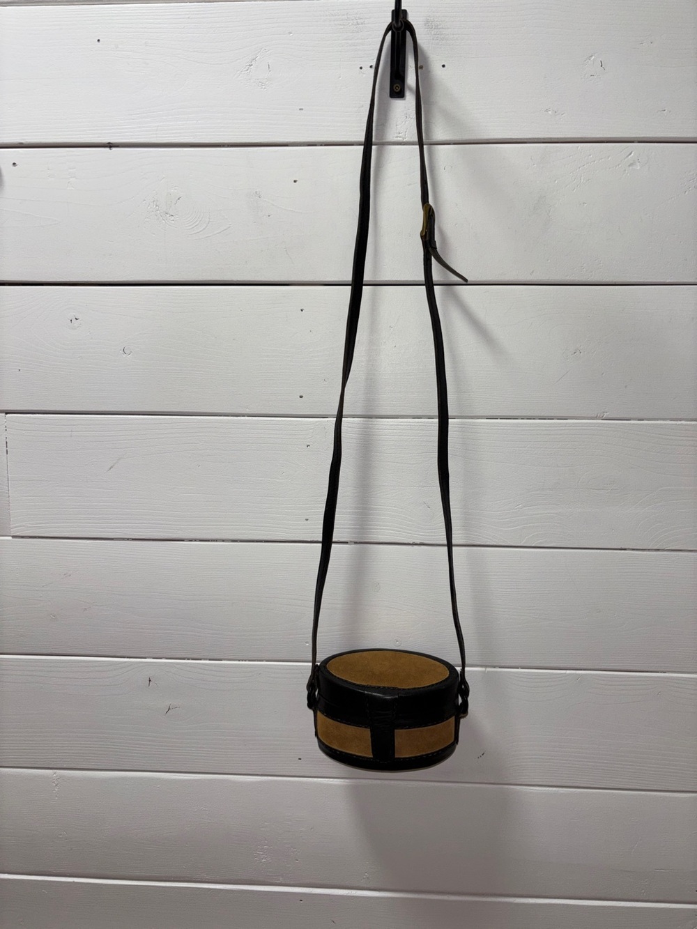 TRISTAN & ISEUT Vintage Round Suede & Leather Crossbody Bag Black & Tan - Picture 5 of 9